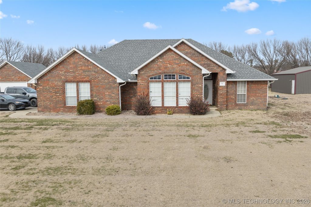 84 Glenway, Lone Grove, OK 73401