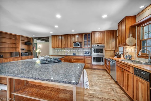 8051 Euclid Chardon Road, Kirtland, OH 44094