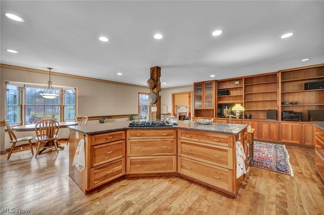 8051 Euclid Chardon Road, Kirtland, OH 44094