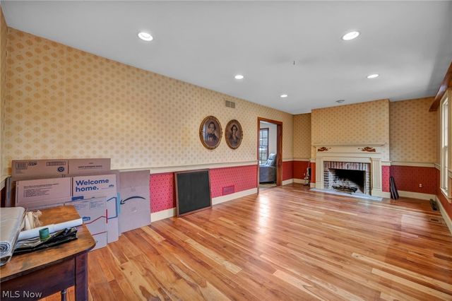 8051 Euclid Chardon Road, Kirtland, OH 44094