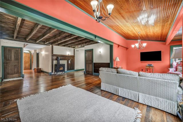 8051 Euclid Chardon Road, Kirtland, OH 44094