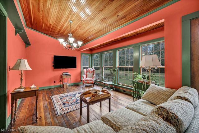 8051 Euclid Chardon Road, Kirtland, OH 44094