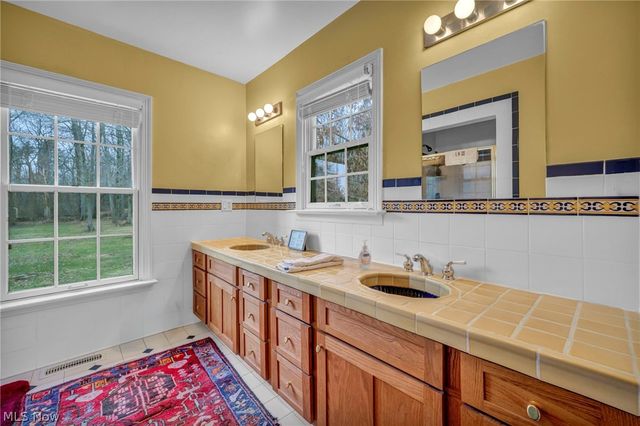 8051 Euclid Chardon Road, Kirtland, OH 44094