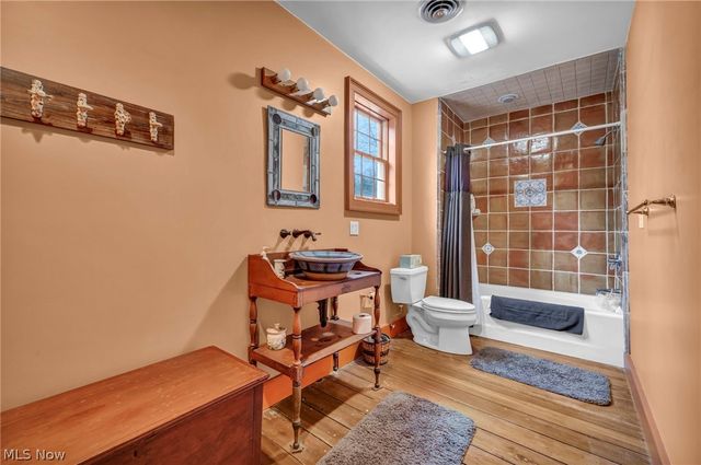 8051 Euclid Chardon Road, Kirtland, OH 44094