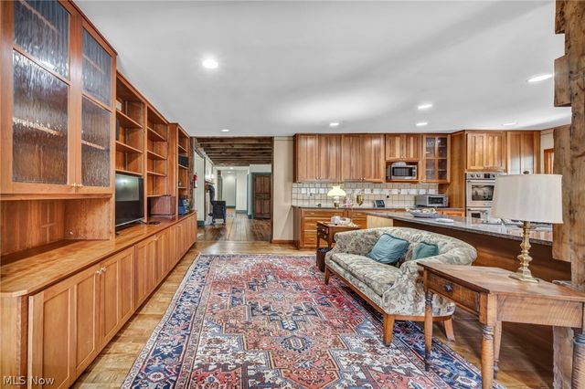 8051 Euclid Chardon Road, Kirtland, OH 44094