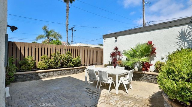 203 Frankfort Avenue, Huntington Beach, CA 92648