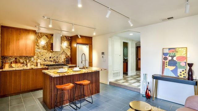 203 Frankfort Avenue, Huntington Beach, CA 92648