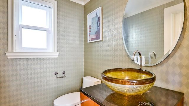 203 Frankfort Avenue, Huntington Beach, CA 92648