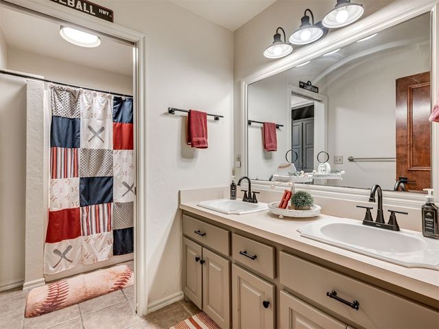 2005 Oak Circle, Piedmont, OK 73078