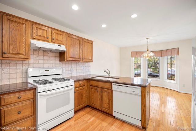 54710 Bellingham Drive, Shelby Charter Township, MI 48316