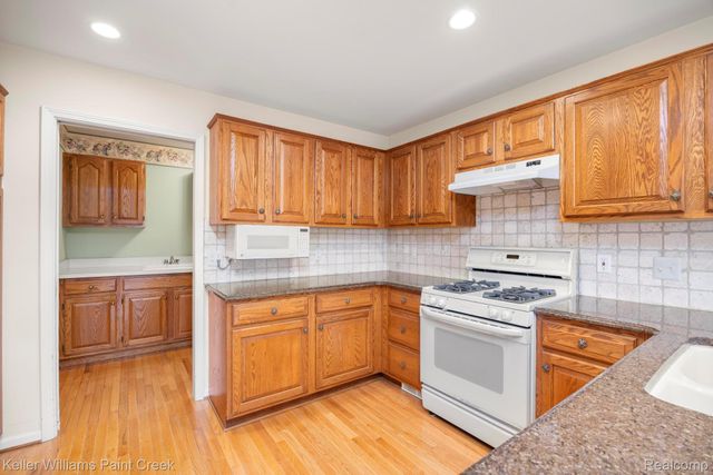 54710 Bellingham Drive, Shelby Charter Township, MI 48316