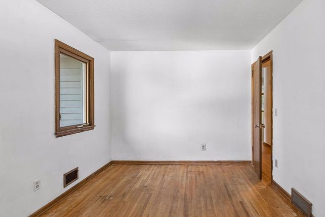 1528 Aquila Avenue N, Golden Valley, MN 55427