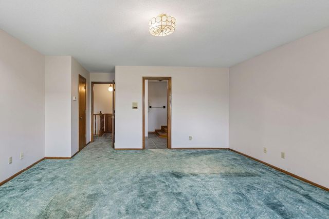 1528 Aquila Avenue N, Golden Valley, MN 55427