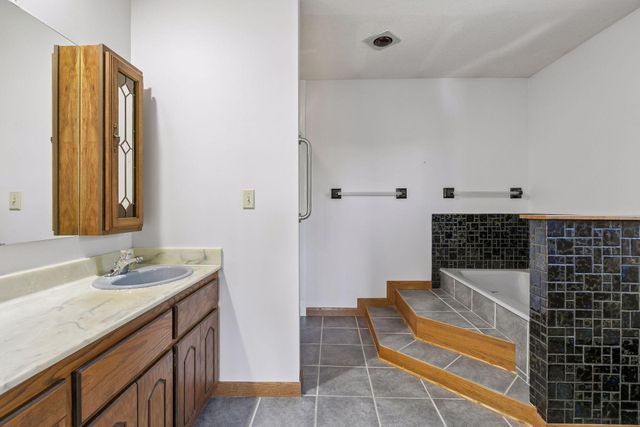 1528 Aquila Avenue N, Golden Valley, MN 55427