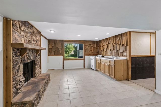 1528 Aquila Avenue N, Golden Valley, MN 55427