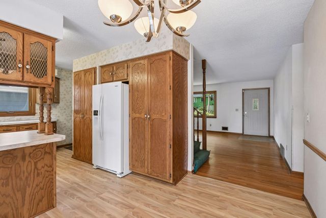 1528 Aquila Avenue N, Golden Valley, MN 55427