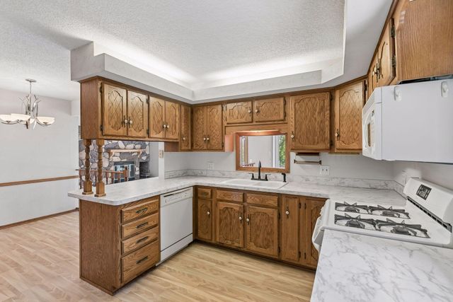 1528 Aquila Avenue N, Golden Valley, MN 55427
