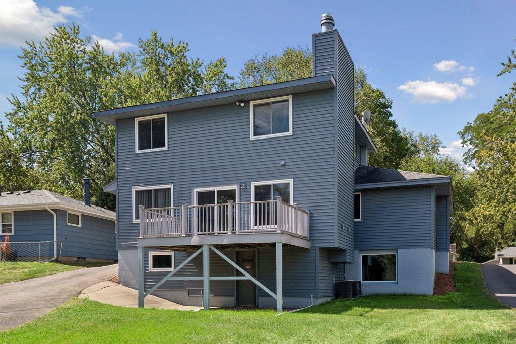 1528 Aquila Avenue N, Golden Valley, MN 55427 — exterior