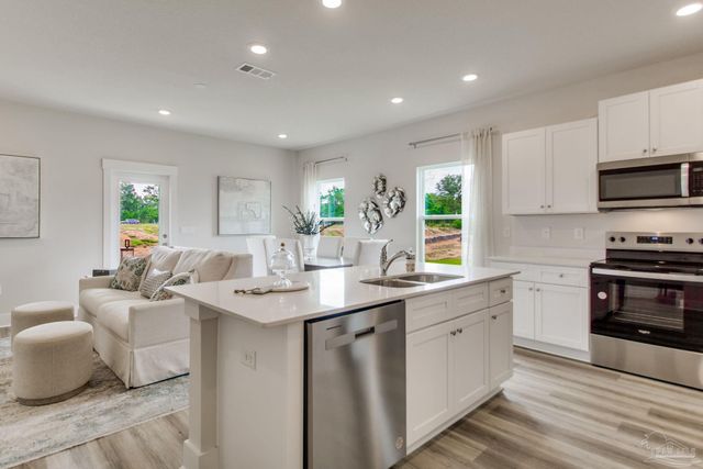 3976 Pendragon Cir, Milton, FL 32583