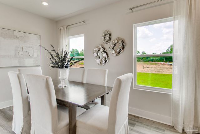 3976 Pendragon Cir, Milton, FL 32583