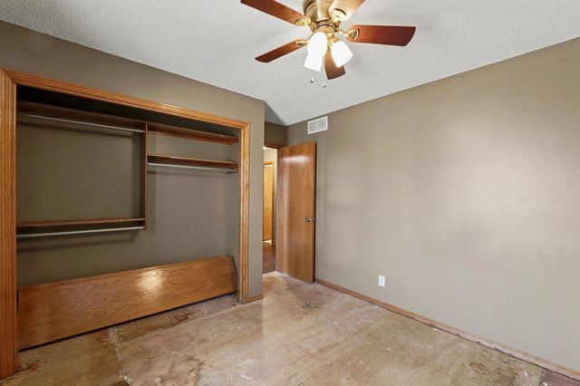 746 E Karla Ct, Haysville, KS 67060