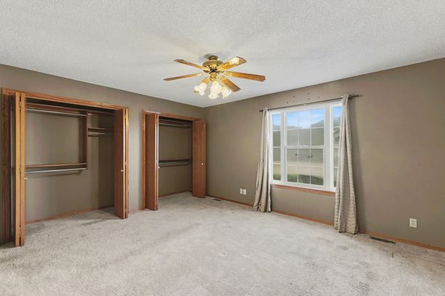 746 E Karla Ct, Haysville, KS 67060