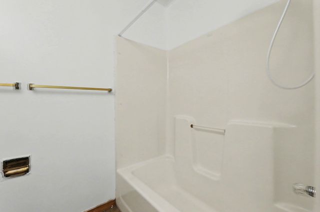 746 E Karla Ct, Haysville, KS 67060