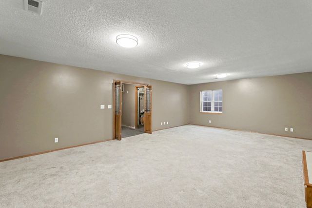 746 E Karla Ct, Haysville, KS 67060