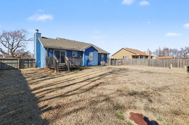 746 E Karla Ct, Haysville, KS 67060