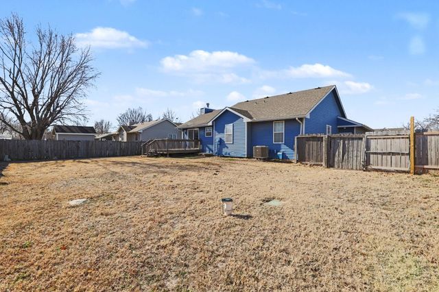 746 E Karla Ct, Haysville, KS 67060