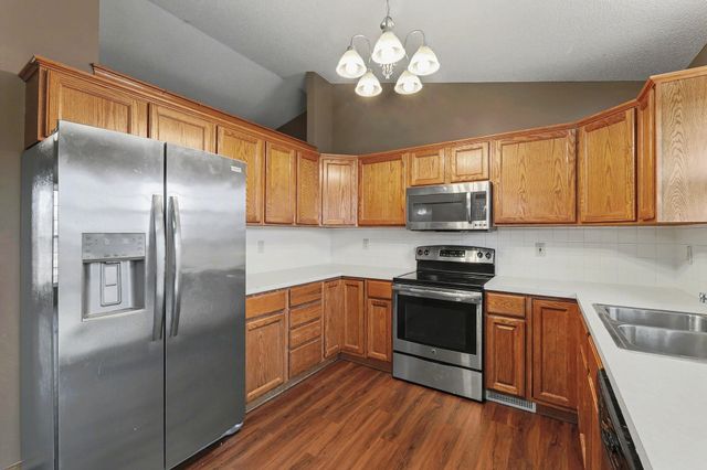 746 E Karla Ct, Haysville, KS 67060