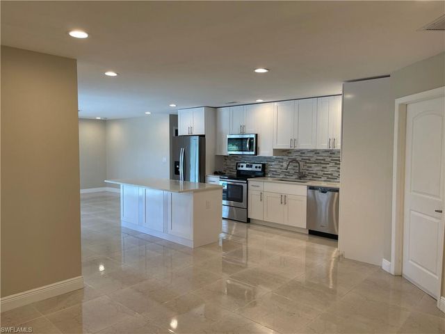 255 Pine Valley CIR, Naples, FL 34113