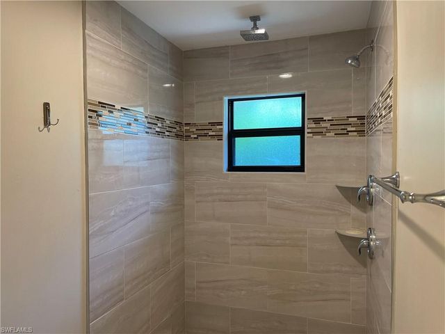 255 Pine Valley CIR, Naples, FL 34113