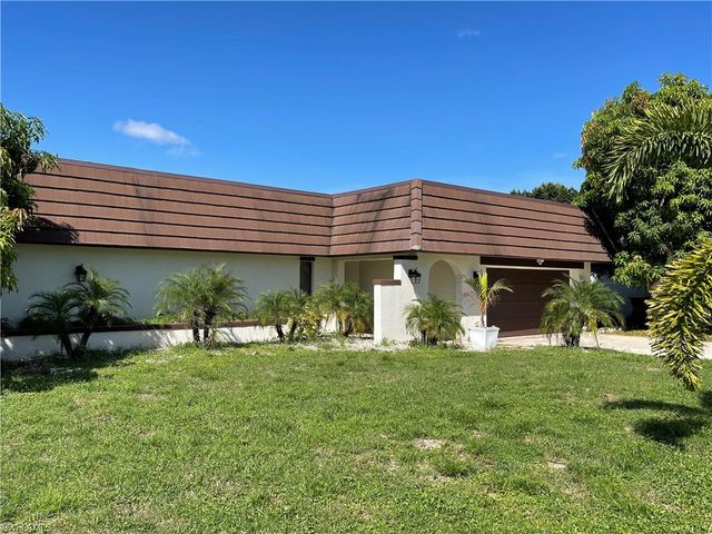 255 Pine Valley CIR, Naples, FL 34113