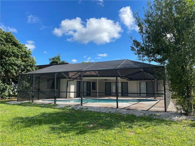 255 Pine Valley CIR, Naples, FL 34113