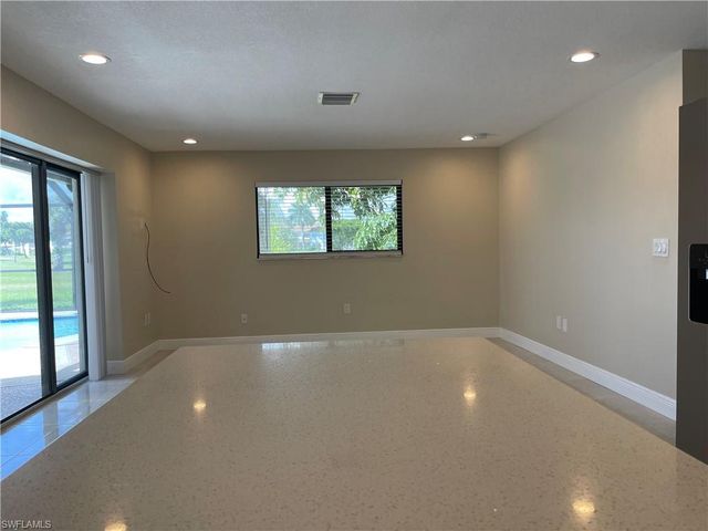 255 Pine Valley CIR, Naples, FL 34113