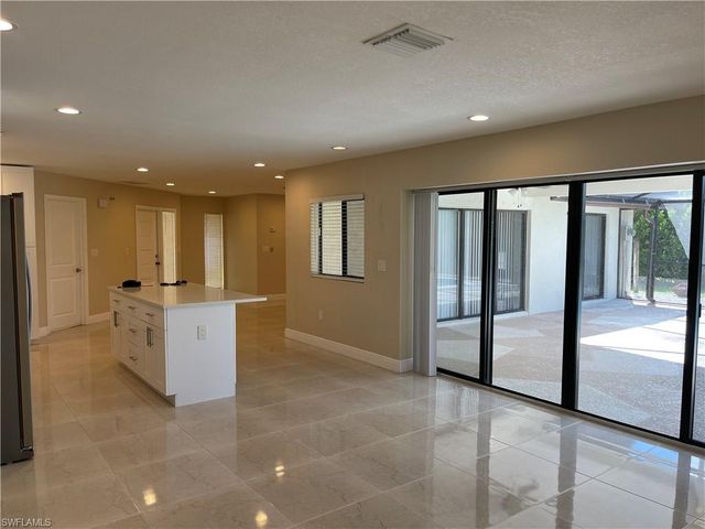 255 Pine Valley CIR, Naples, FL 34113