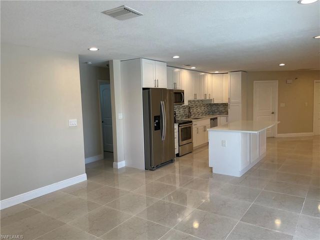 255 Pine Valley CIR, Naples, FL 34113