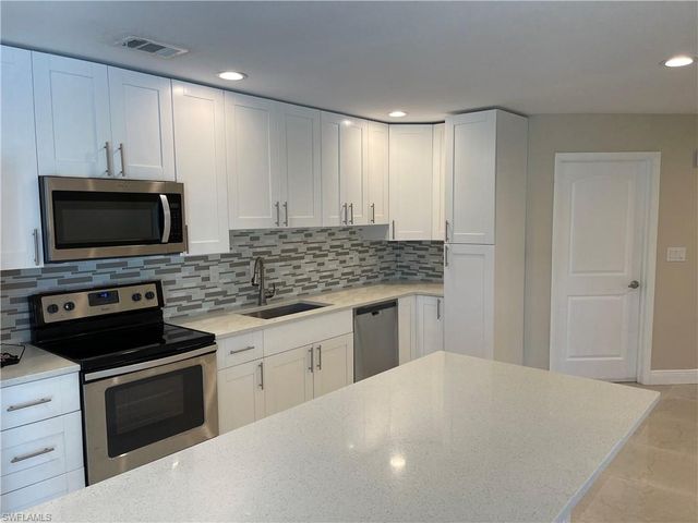 255 Pine Valley CIR, Naples, FL 34113