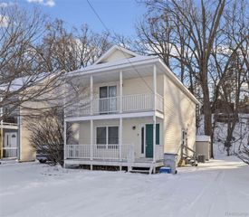 8872 Lagoon Drive, Hamburg Township, MI 48116