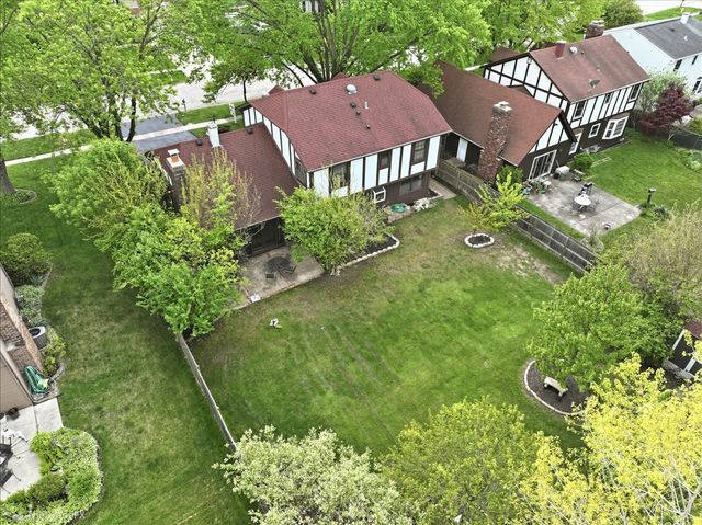 22W324 McCarron Road, Glen Ellyn, IL 60137