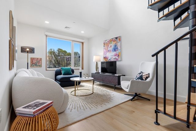 3171 Washington St 301, Boston, MA 02130