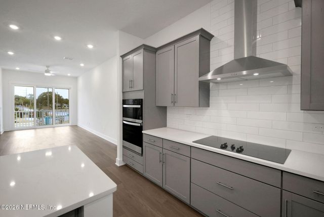 1018 2ND Avenue N, Jacksonville Beach, FL 32250