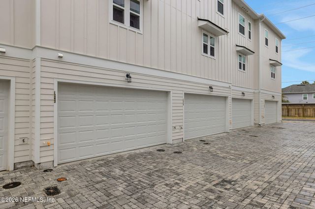 1018 2ND Avenue N, Jacksonville Beach, FL 32250