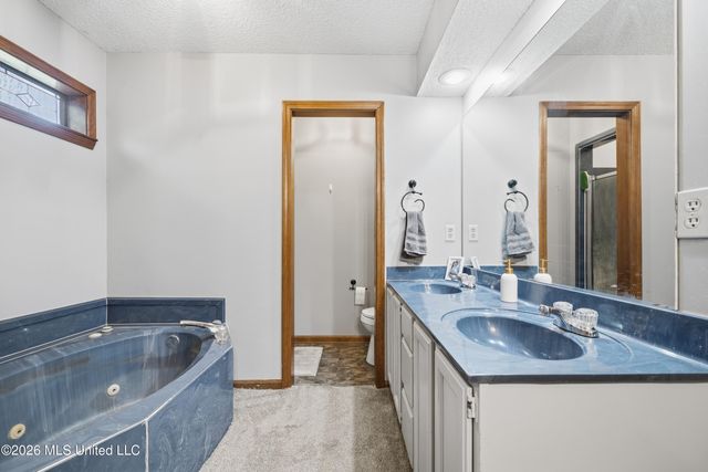 7630 Whitten Hill Drive, Olive Branch, MS 38654