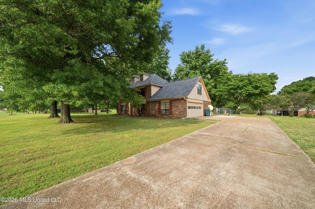 7630 Whitten Hill Drive, Olive Branch, MS 38654