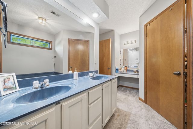 7630 Whitten Hill Drive, Olive Branch, MS 38654