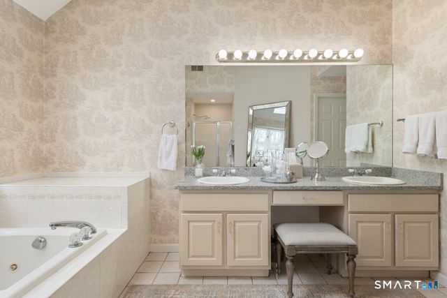 3 Owl Ridge Lane, Newtown, CT 06482