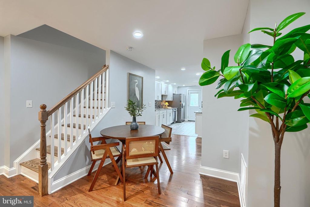 Image 10 of property listing at 3540 ROLAND AVE, Baltimore, MD 21211