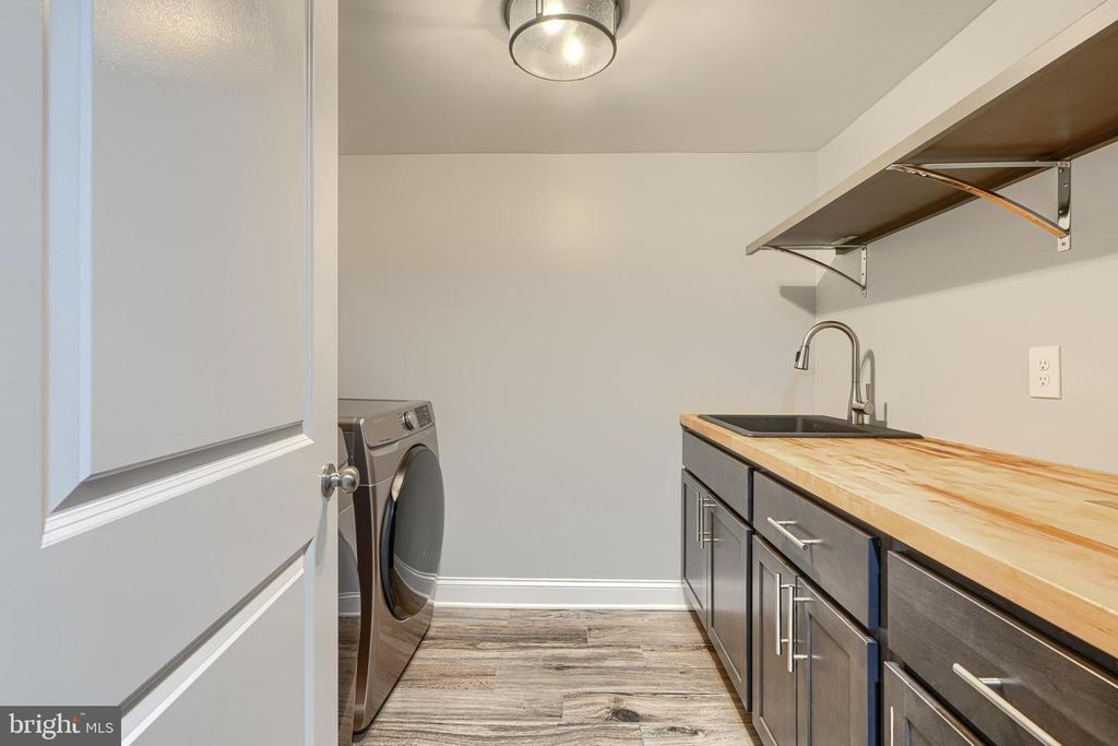 Image 29 of property listing at 3540 ROLAND AVE, Baltimore, MD 21211
